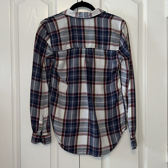Aeo boyfriend fit button down shirt plaid blue white red in XS cotton blend - Picture 3 of 10